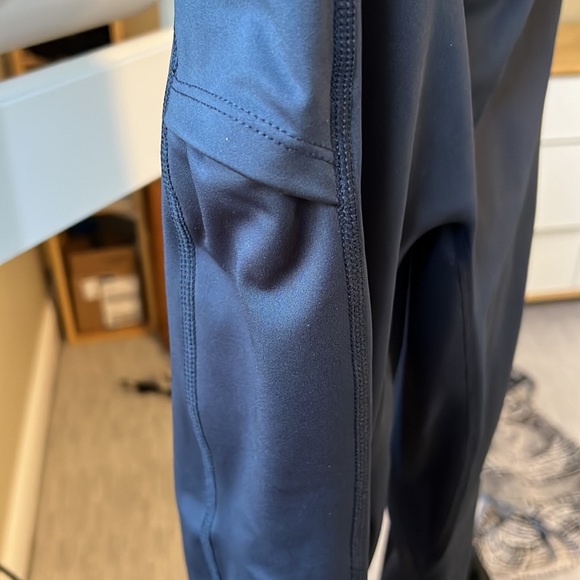 EUC baleaf black leggings with pockets - Picture 8 of 10